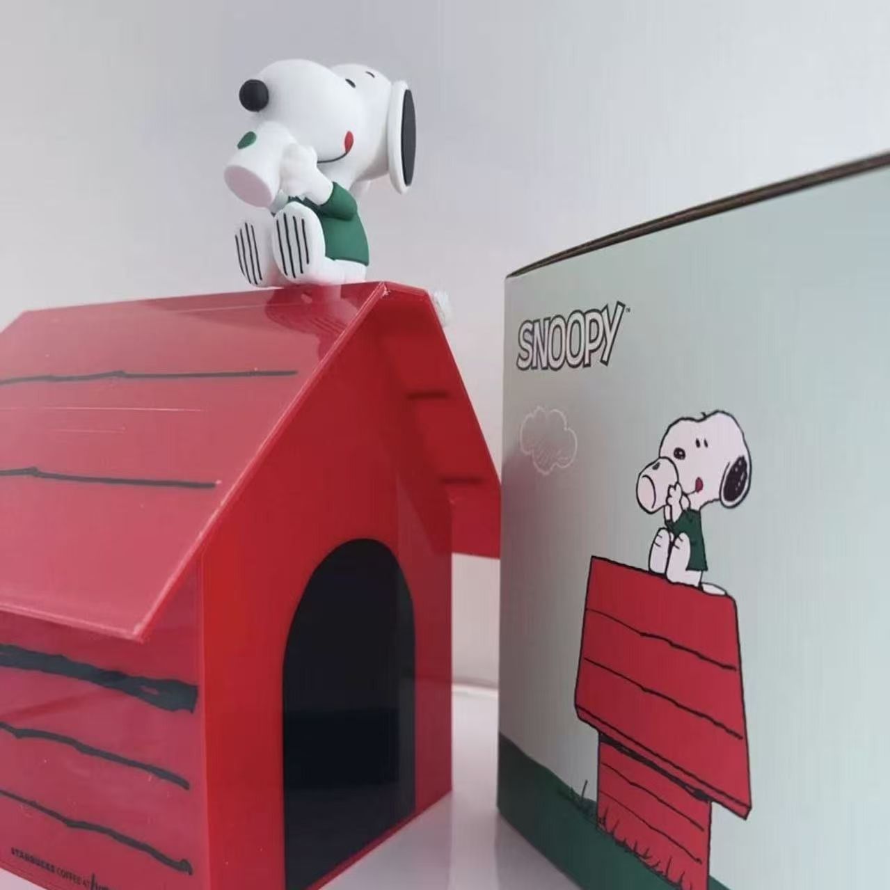 Snoopy Desktop Ornament &Piggy Bank