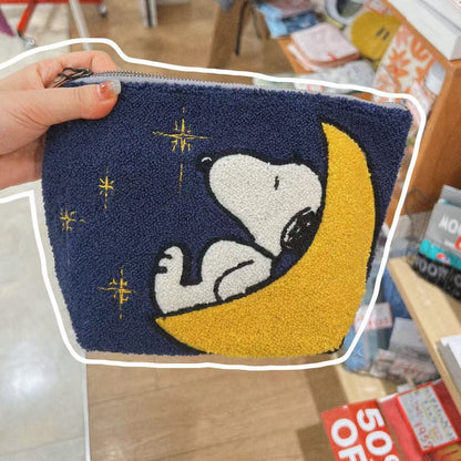 Cute Snoopy Tufted Embroidered Storage Bag