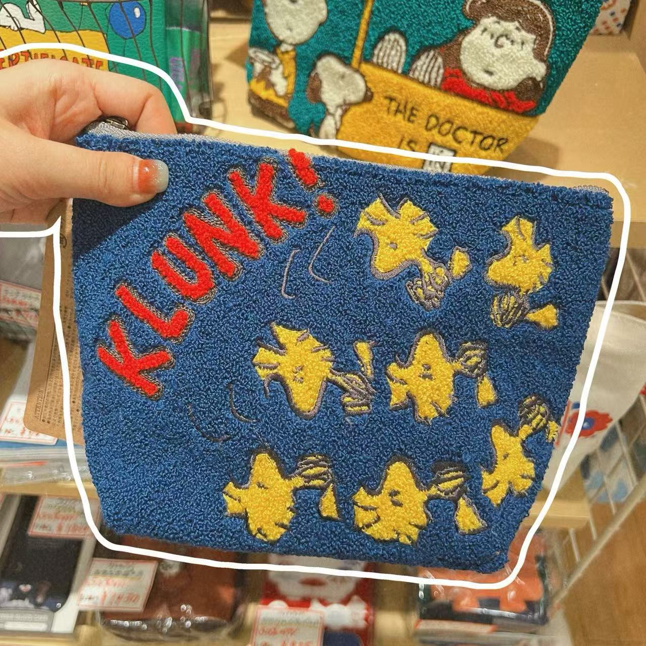 Cute Snoopy Tufted Embroidered Storage Bag